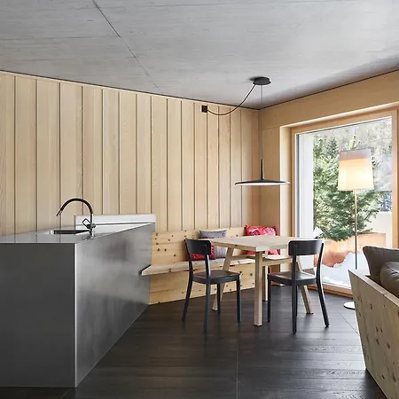 Alpine Chesa A La Punt Апартаменты