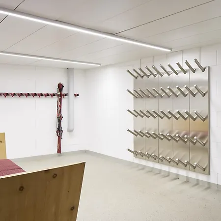 Апартаменты Alpine Chesa A La Punt *